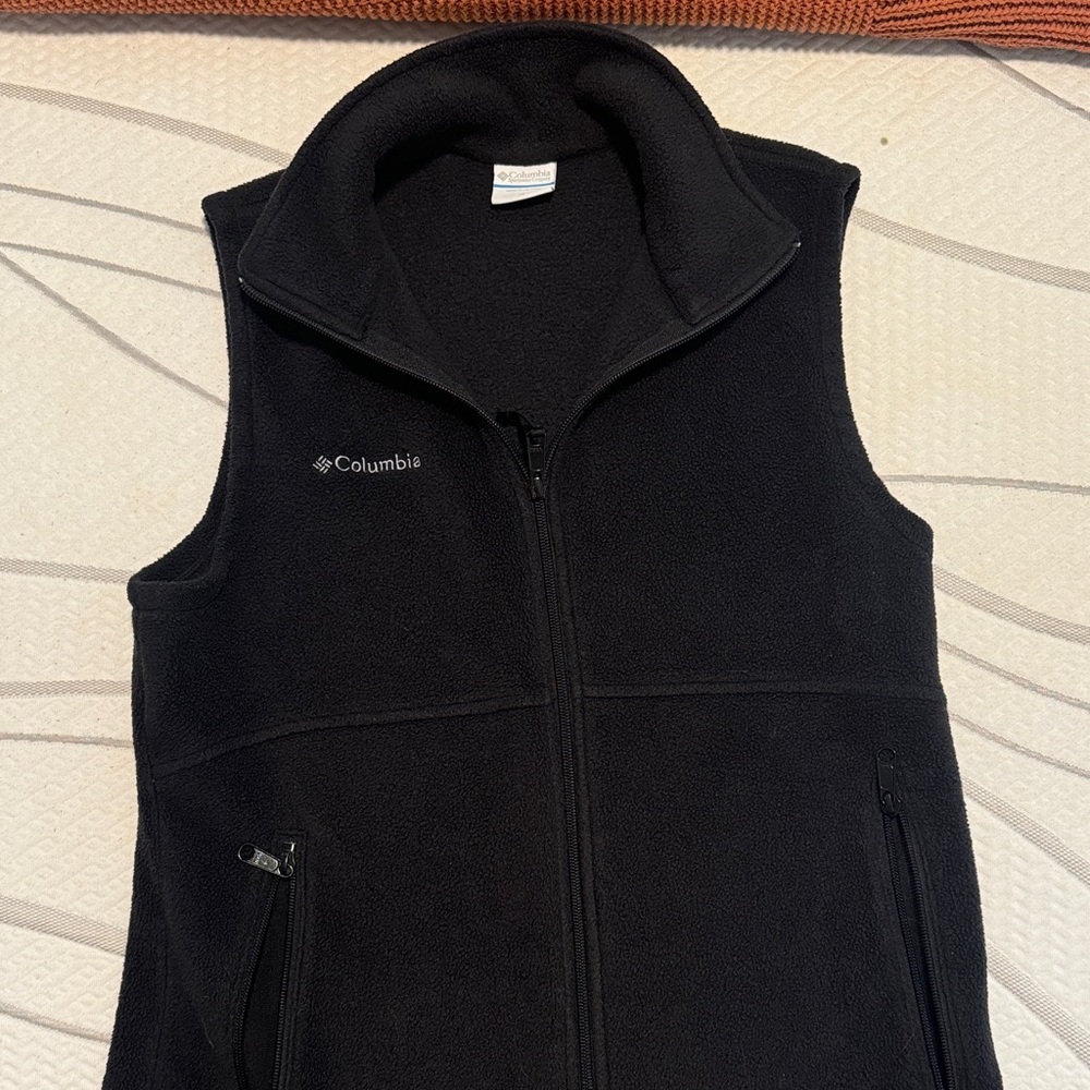 Columbia Midnight Black Sleeveless Fleece